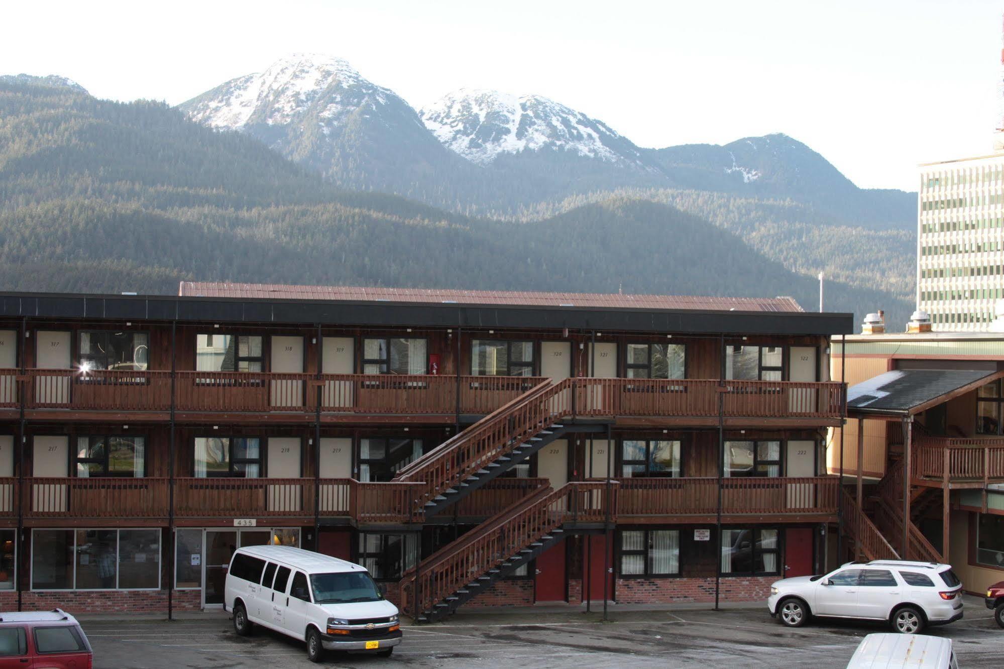 The Driftwood 3*